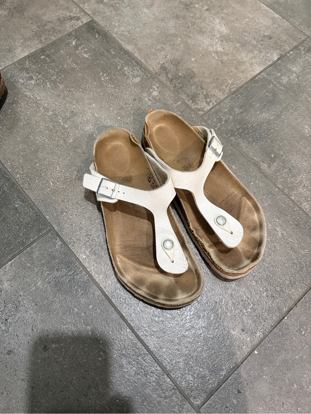 Birkenstock Gizeh White Thong Sandals with Buckle Strap